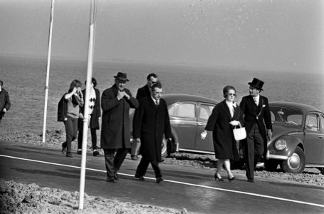 De weg over de Grevelingendam geopend door minister van Verkeer en Waterstaat Ja, Bestanddeelnr 917-5999