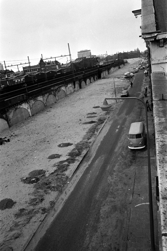 De weg langs de spoorbaan, Bestanddeelnr 925-6485