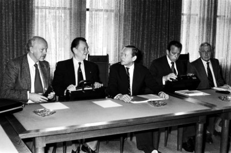 De RvB van RSV (Rijn-Schelde-Verolme) v.l.n.r. Botman, Rijke, Stikker (voorzitt, Bestanddeelnr 930-2117