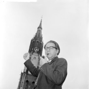 De stadsbeiaardier Leen t Hart voor de toren van de Delftse Nieuwe Kerk, Bestanddeelnr 916-4544