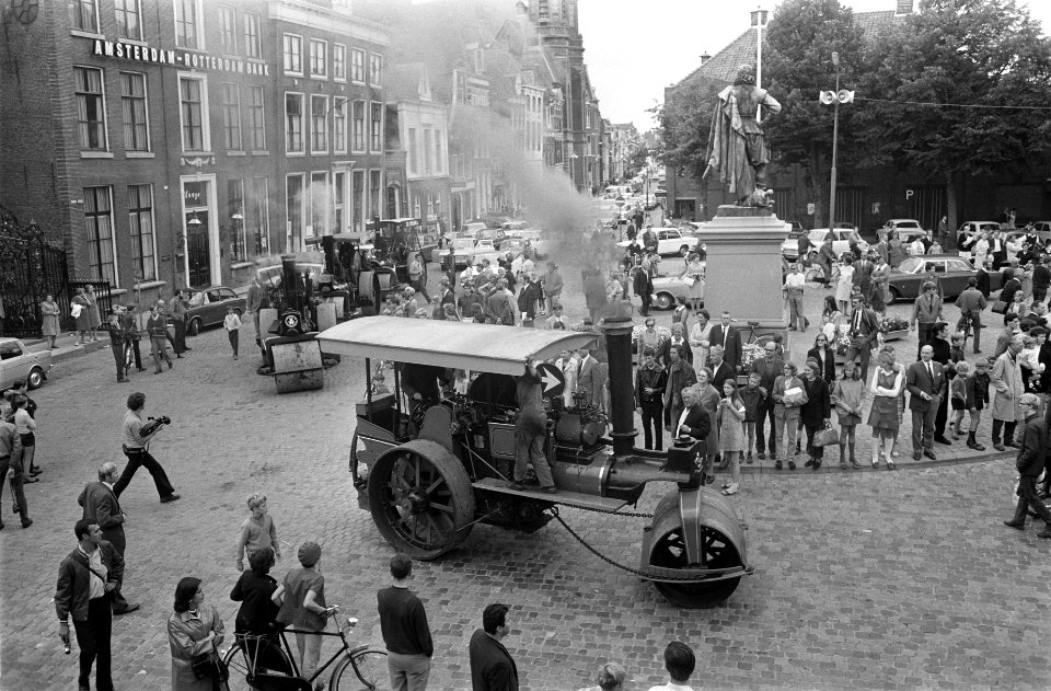 De stoomwalsen rijden door Hoorn, Bestanddeelnr 922-6209