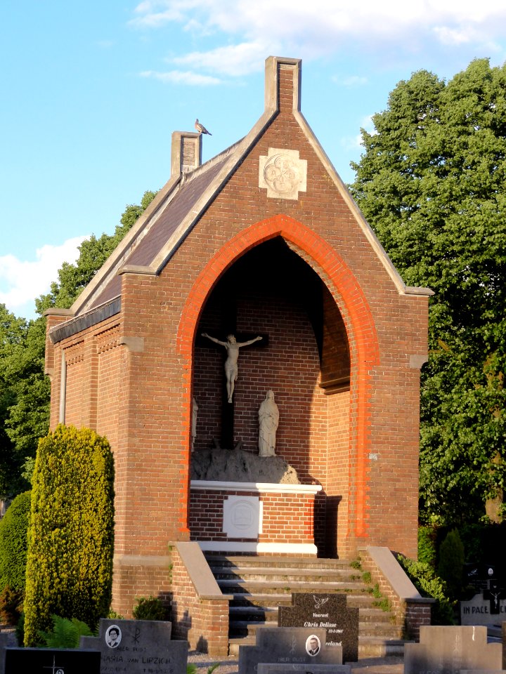 De Mortel, baarhuisje met calvariegroep
