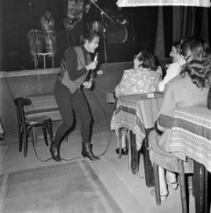 De Rika Jansen One Woman Show in Rembrandttheater te Amsterdam, Rika Jansen in h, Bestanddeelnr 916-6604