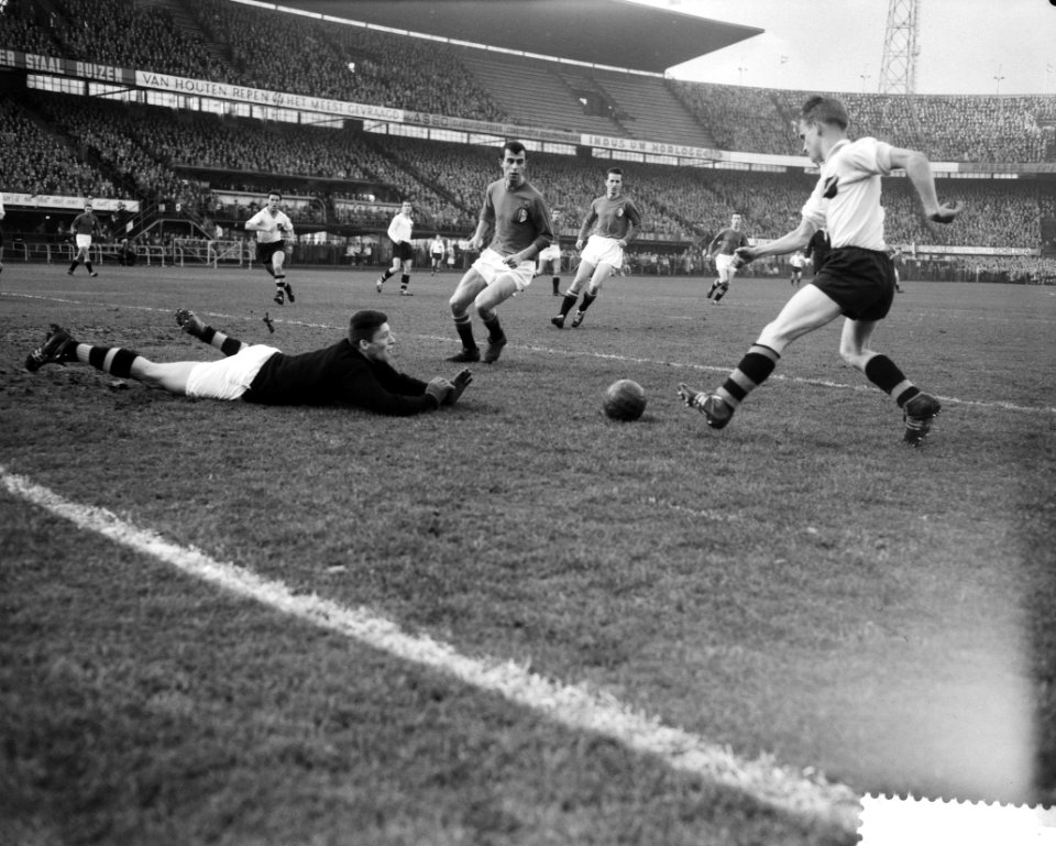 De Rijk (NAC), Moulijn en Schouten (Feyenoord), Bestanddeelnr 910-9099