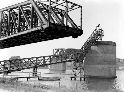 De staalconstructie van de Hembrug over het Noordzeekanaal, Bestanddeelnr 189-0475
