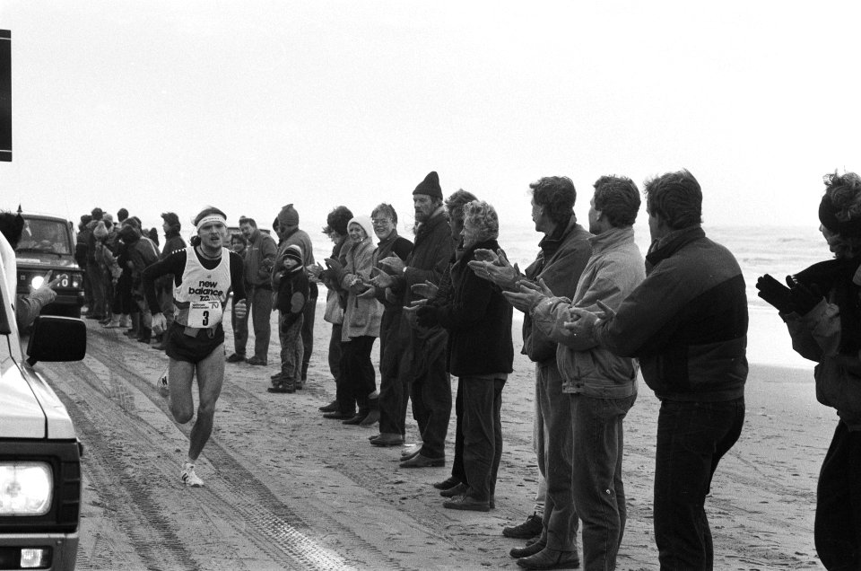 De winnaar de Deen Hendrik Jorgensen, legt de laatste paar 100 meter af, Bestanddeelnr 933-5332