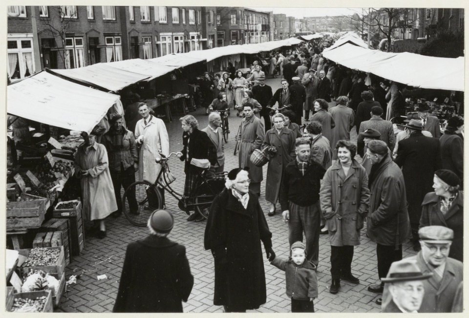 De weekmarkt in de Flores, NL-HlmNHA 54008503