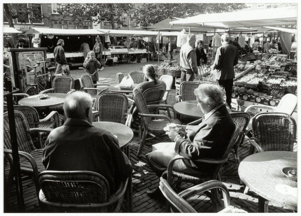 De weekmarkt op de Botermarkt. NL-HlmNHA 54035296