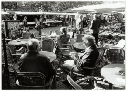 De weekmarkt op de Botermarkt. NL-HlmNHA 54035296