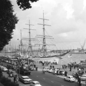 De zeilrace naar Rotterdam, de duitse Gorch Fock, Bestanddeelnr 914-2140