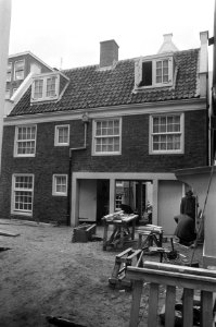 De werkzaamheden aan het hofje zijn nog gaande, Bestanddeelnr 926-8852