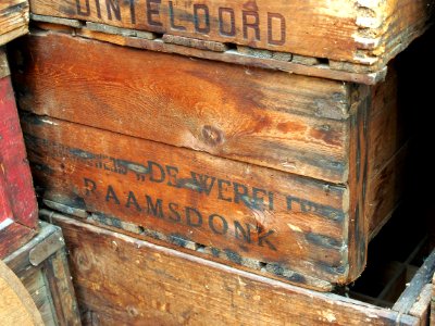 De Wereld houten bier krat, Raamsdonk foto 1
