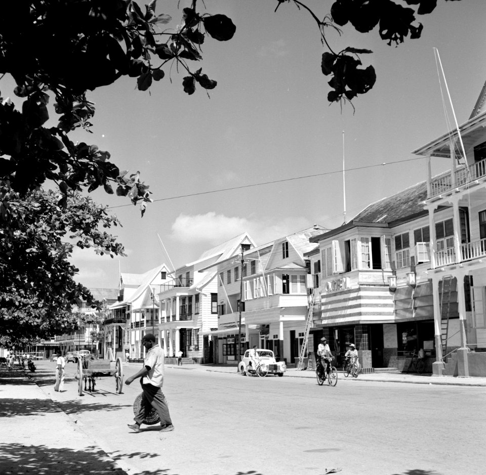 De Waterkant in Paramaribo, Bestanddeelnr 252-2160