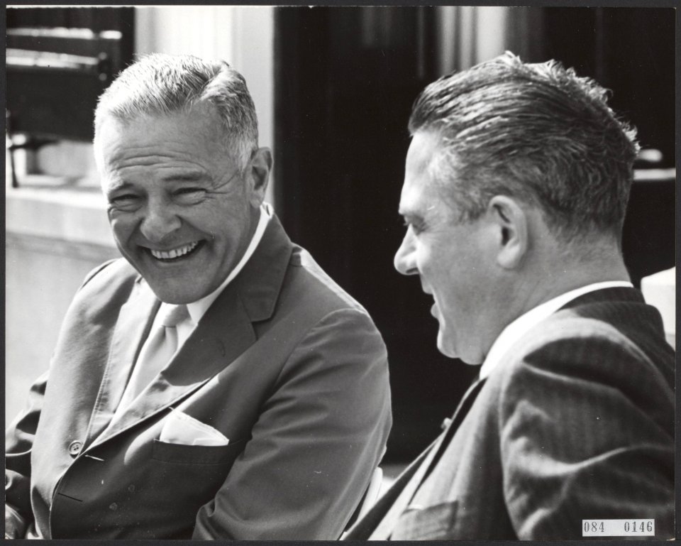 De speciale vertegenwoordiger van president Johnson, H. Cabot Lodge, wordt op he, Bestanddeelnr 084-0146
