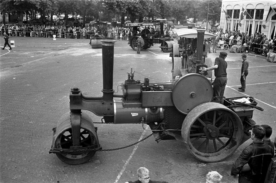 De stoomwalsen rijden door Hoorn, Bestanddeelnr 922-6210
