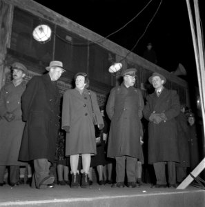 De SS Almanzora met 1900 gerepatrieerden uit Indie aan boord in de haven van Ams, Bestanddeelnr 901-3354