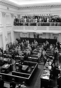De Tweede Kamer houdt twee minuten stilte, Bestanddeelnr 921-6279