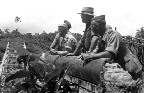 De Territoriaal tevens Troepencommandant van Zuid-Sumatra, kolonel F. Mollinger , Bestanddeelnr 2953