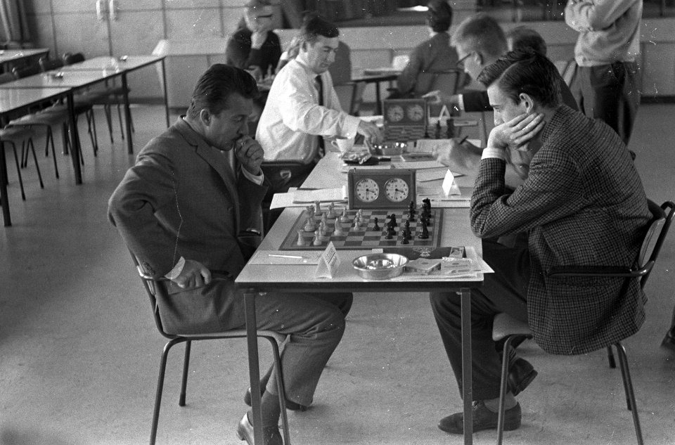 De Yoegoslavische Svetozar Gligorie met rechts tegenstander Lee, Bestanddeelnr 919-5941