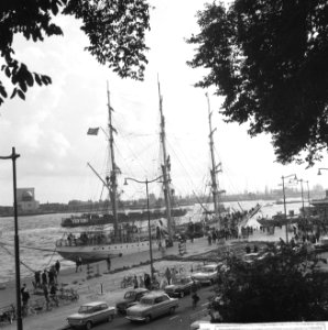 De zeilrace naar Rotterdam, de duitse Gorch Fock, Bestanddeelnr 914-2143