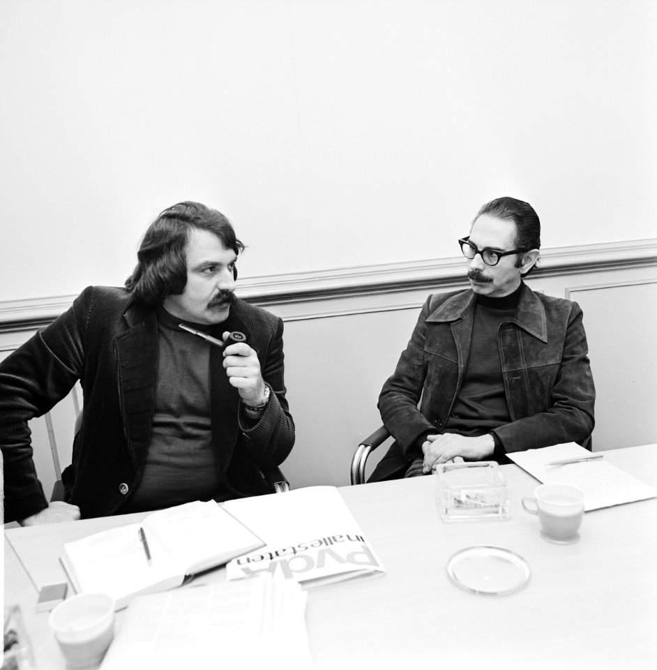 De uitgeweken Chileense socialistische leider Carlos Altamirano in gesprek met A, Bestanddeelnr 927-0769