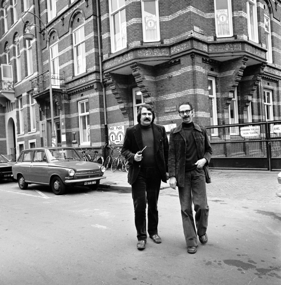 De uitgeweken Chileense socialistische leider Carlos Altamirano (rechts) en Andr, Bestanddeelnr 927-0772