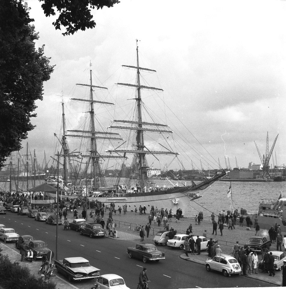 De zeilrace naar Rotterdam, de duitse Gorch Fock, Bestanddeelnr 914-2139