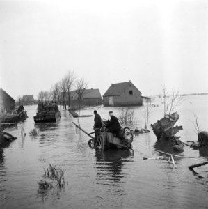 De tocht wordt gemaakt per DUKW (amfibievoertuig), Bestanddeelnr 900-2328