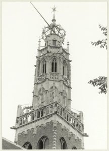 De toren van de Bakenesserkerk, na de verwijdering van de pinakels. NL-HlmNHA 54011458
