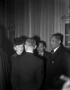 De Surinaamse em Antilliaanse delegaties naar de Rondetafelconferentie West-Ind, Bestanddeelnr 902-5666