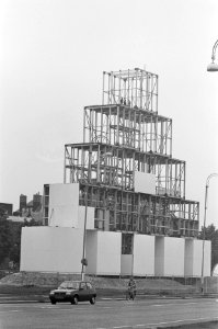 De Toren in aanbouw op Museumplein, Amsterdam, Bestanddeelnr 934-0163