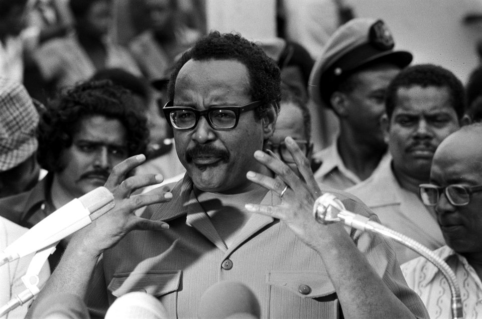 De Surinaamnse premier Henck Arron houdt een toespraak, Bestanddeelnr 927-8389