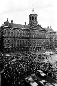 De start van de 2e etappe vanaf de Dam te Amsterdam, Bestanddeelnr 930-3990