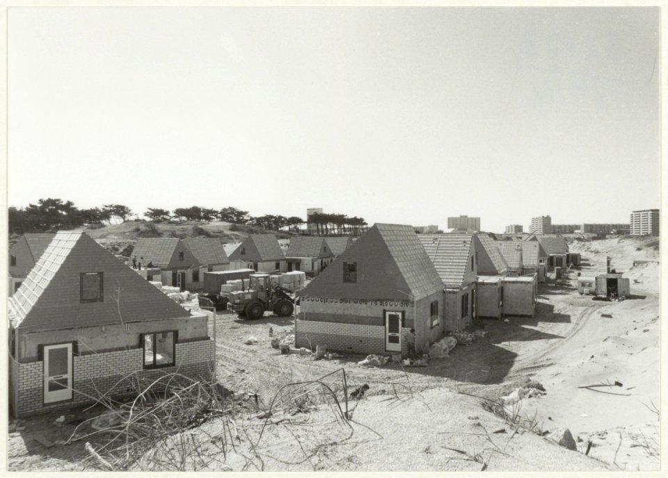 De tweede fase van het Gran Dorado bungalowpark in aanbouw. NL-HlmNHA 54031555