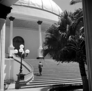 De trappen van het Capitolo in Caracas in Venezuela, Bestanddeelnr 252-8449