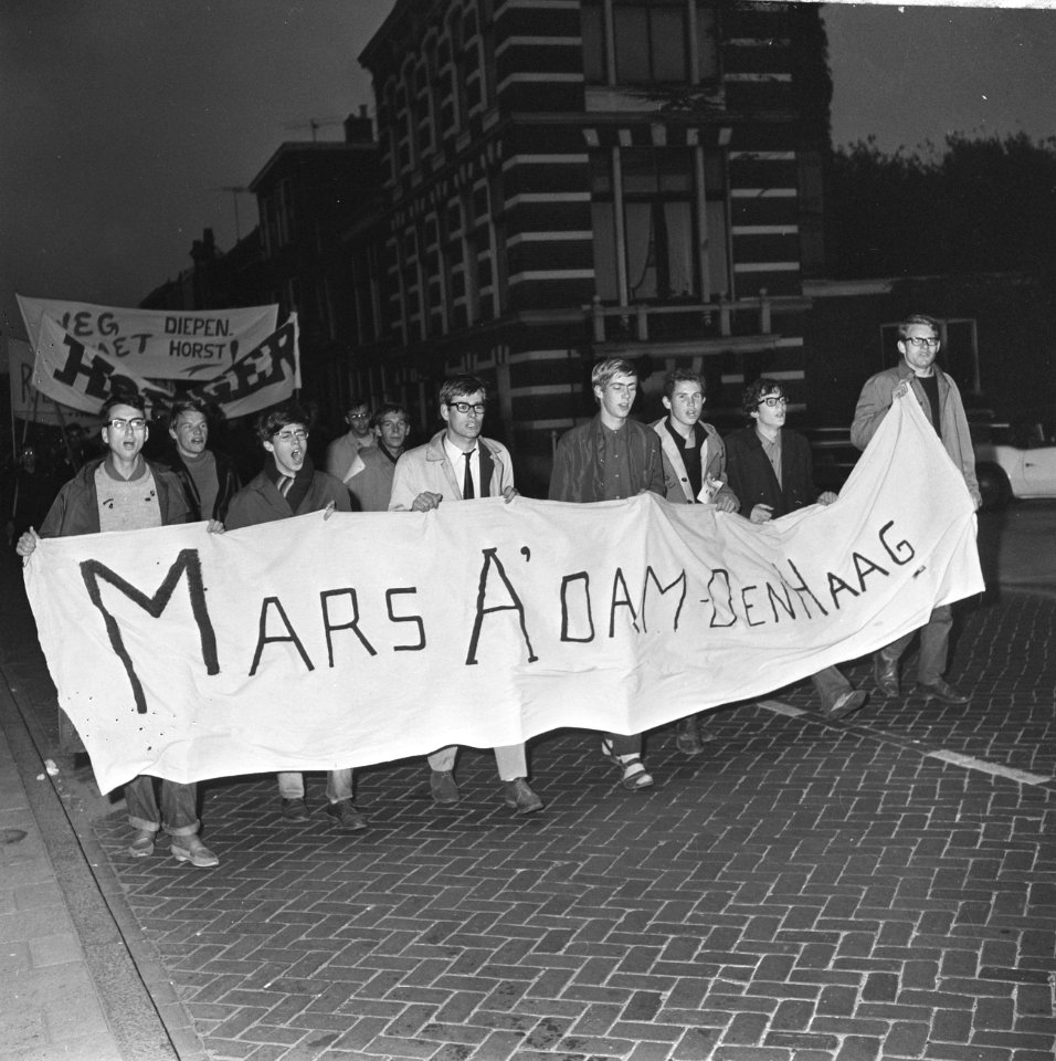 De studenten lopen door Leiderdorp, Bestanddeelnr 919-6105