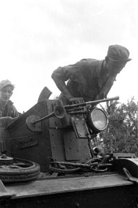 De taak voor de militairen in de omgeving van Tasikmalaja is niet gemakkelijk. D, Bestanddeelnr 3418
