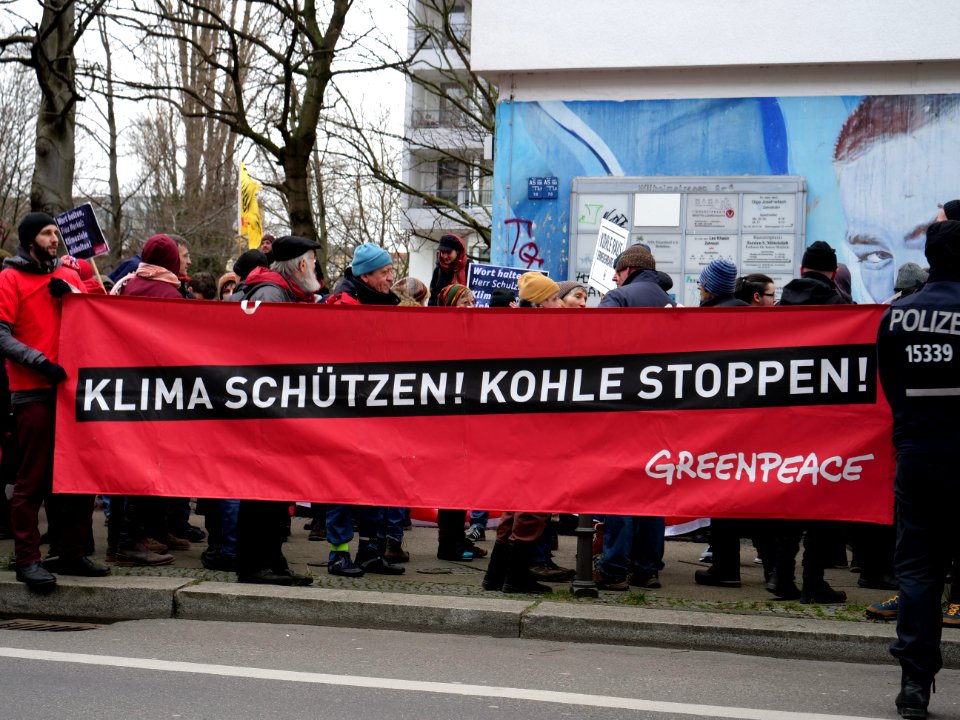 Demonstration for a fast coal phase-out at "Schwarz-Rot Koalitionsverhandlungen" 02