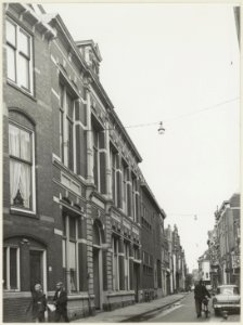 De Smedestraat, nabij de Grote Markt, ziende naar het noordwesten. NL-HlmNHA 54004373