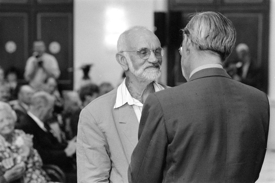 De schilderende boer Albert Waalkens, Bestanddeelnr 934-4751