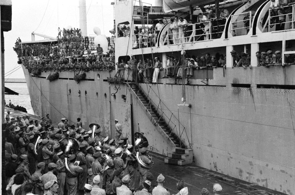 De Stafmuziek KNIL speelt ten afscheid, Bestanddeelnr 500-1-3