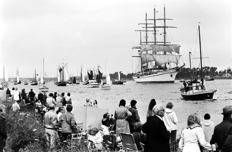 De Sea Cloud op het Noordzeekanaal, Bestanddeelnr 930-9514