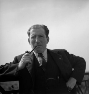De schrijver Herman de Man zal naar Curaçao vertrekken om leiding te geven aan d, Bestanddeelnr 935-0913