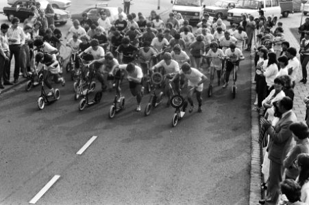 De start van de vierde Autoped-tour van Breda naar Utrecht, Bestanddeelnr 931-6678