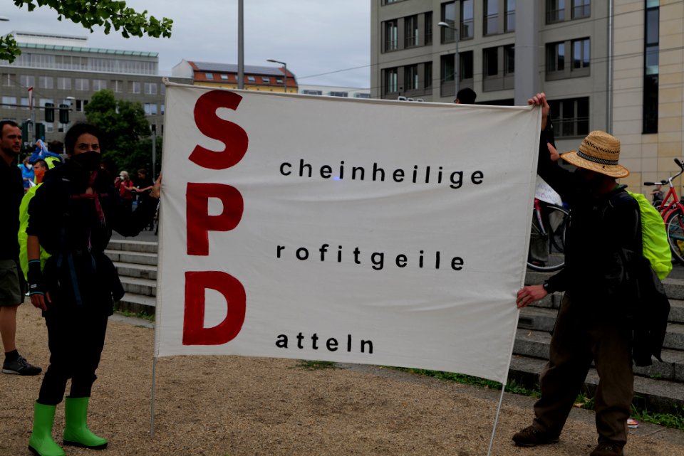 Demonstration from at Willy-Brandt-Haus to Invalidenpark Berlin 2020-07-01 67