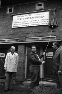 De staatssecretaris staat op het punt het startsein te geven, Bestanddeelnr 926-8104