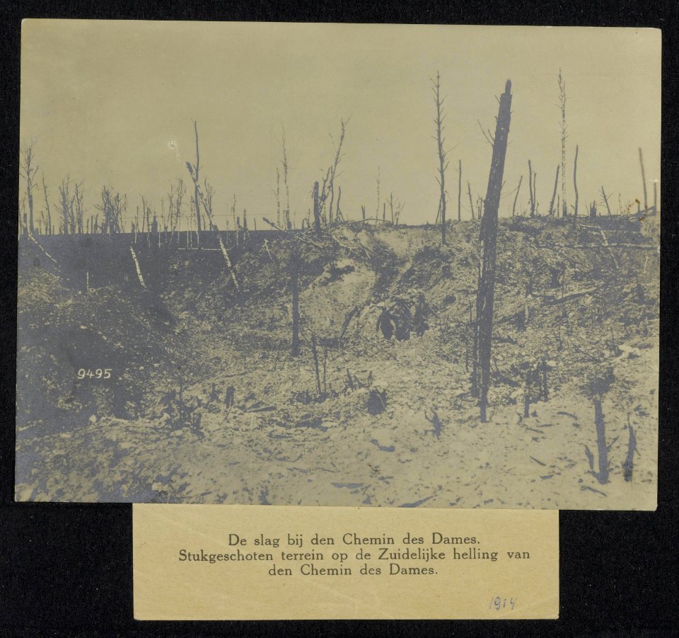 De slag bij den Chemin des Dames. Stukgeschoten terrein op de Zuidelijke helling, Bestanddeelnr 158-1290