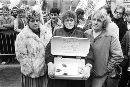 Demonstratie Wilton Fijenoord personeel op Binnenhof te weigeren exportvergunnin, Bestanddeelnr 932-8207