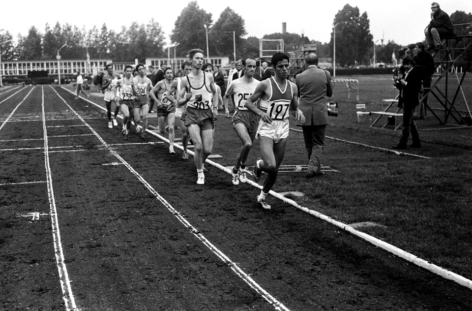 De Tunesiër N. Gamoudi (nr. 197) aan kop tijdens de 5.000 meter, Bestanddeelnr 923-6452