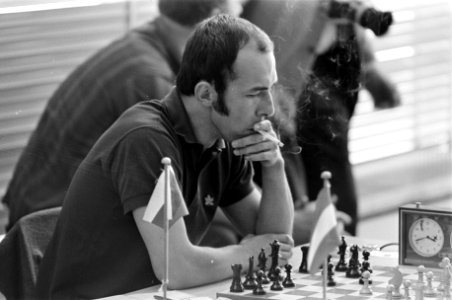 De Tsjechoslowaakse schaakgrootmeester Lubomir Kavalek in actie, Bestanddeelnr 922-6317